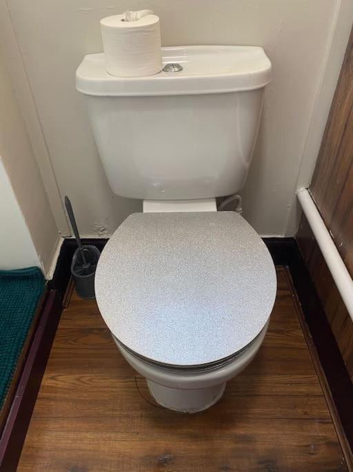 One Bedroom Apartment In Gorgie With New Central Heating System 에든버러 외부 사진